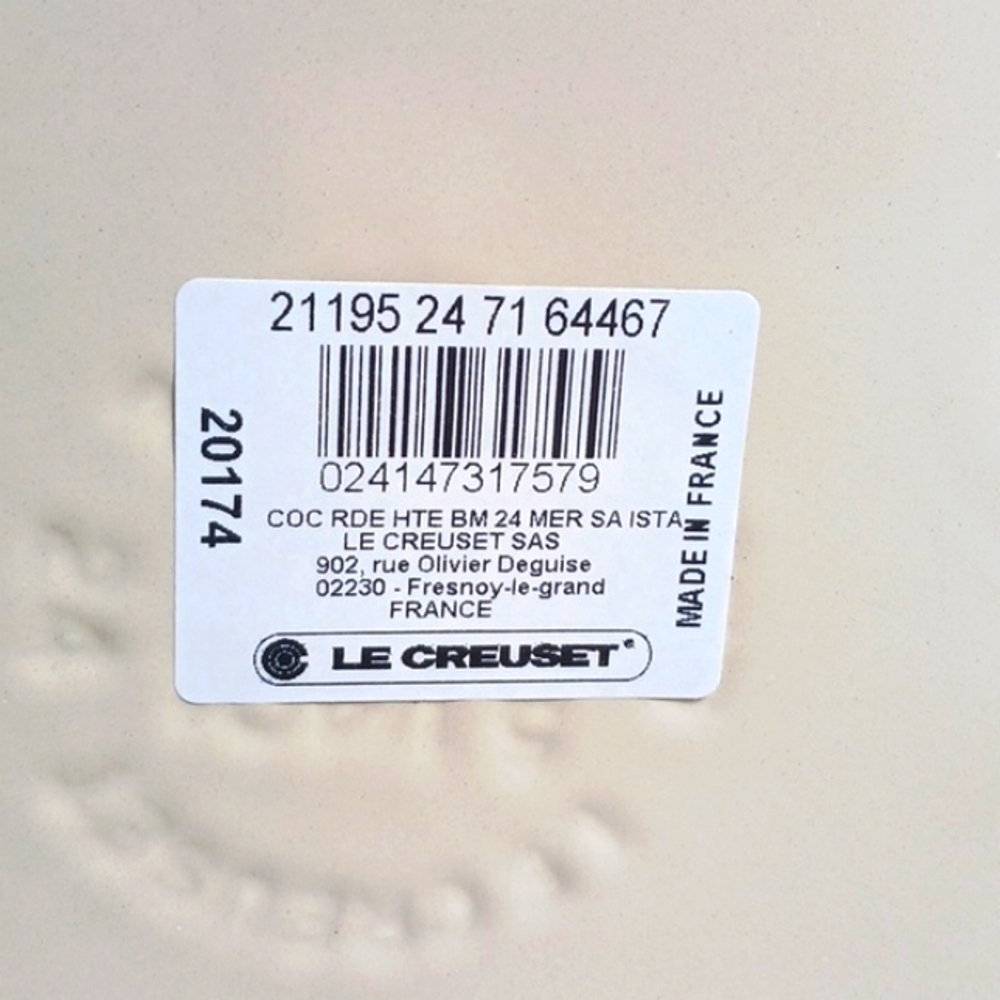 LE CREUSET Limited edition 5 1/4 QT. Cast Iron slow cooker pot, "meringue" Shade - Picture 9 of 12